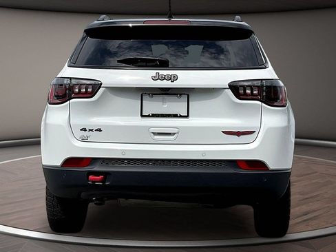 Used 2025 Jeep Compass Trailhawk AWD/4WD image 5
