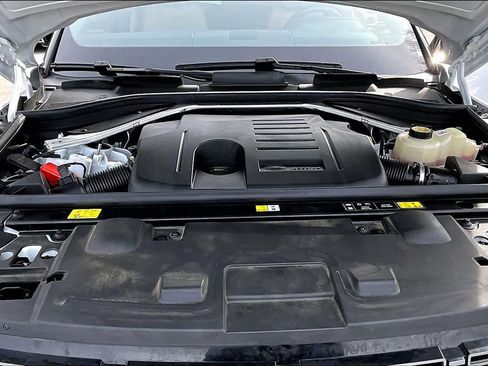 Used 2024 Land Rover Range Rover Sport SE image 35