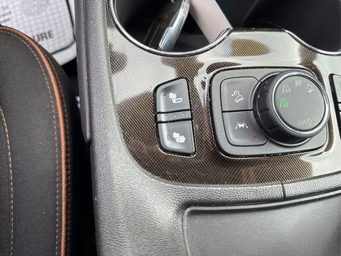 Used 2023 GMC Acadia AT4 image 32