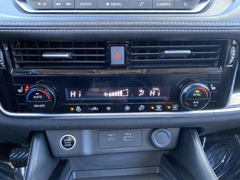 Used 2023 Nissan Rogue SL AWD/4WD image 19