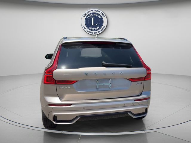 Certified 2025 Volvo XC60 B5 Core AWD/4WD image 4