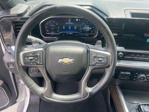 Used 2023 Chevrolet Silverado 1500 High Country w/ High Country Premium Package AWD/4WD image 12