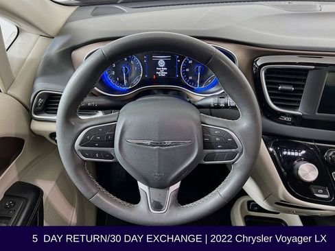 Used 2022 Chrysler Voyager LX FWD image 14