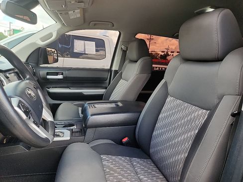 Used 2020 Toyota Tundra SR5 w/ SR5 Upgrade Package AWD/4WD image 8