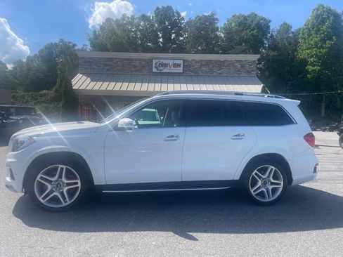 Used 2016 Mercedes-Benz GL 550 4MATIC image 4