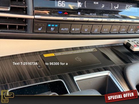 Used 2023 Toyota Sienna Platinum image 27