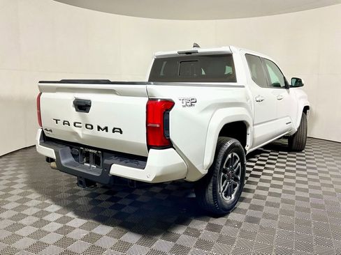 Used 2024 Toyota Tacoma TRD Sport w/ TRD Sport Upgrade Package image 17