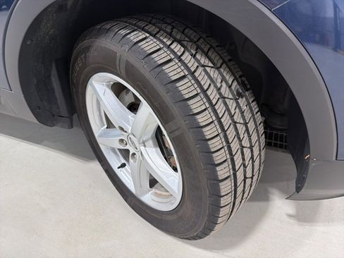 Used 2016 Ford Explorer XLT w/ Equipment Group 202A image 14