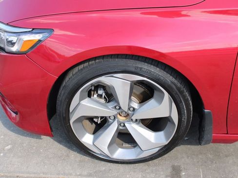 Used 2020 Honda Accord Touring image 11