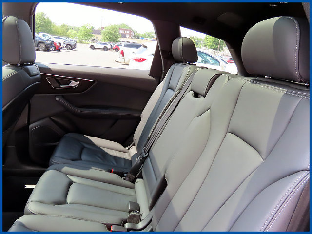 Used 2025 Audi Q7 3.0T Premium Plus AWD/4WD image 10