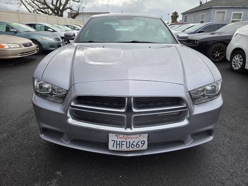 Used 2014 Dodge Charger SE w/ Connectivity Group image 6