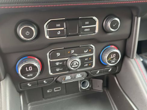 Used 2021 Chevrolet Tahoe RST AWD/4WD image 25
