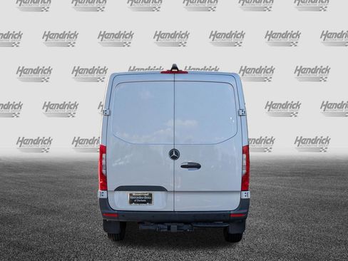 Used 2024 Mercedes-Benz Sprinter 2500 image 9