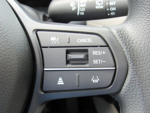 Used 2024 Honda HR-V LX image 11