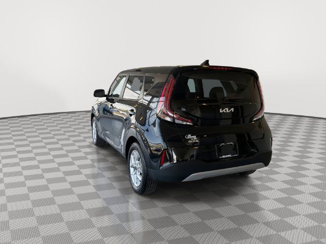 Used 2025 Kia Soul LX FWD image 9