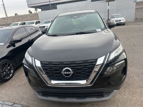 Used 2023 Nissan Rogue S image 2