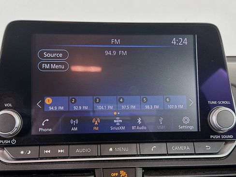 Used 2025 Nissan Altima 2.5 SV FWD image 19