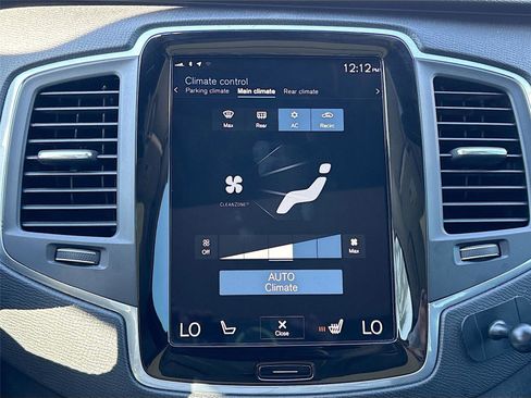 Used 2021 Volvo XC90 T5 Momentum w/ Climate Package image 16