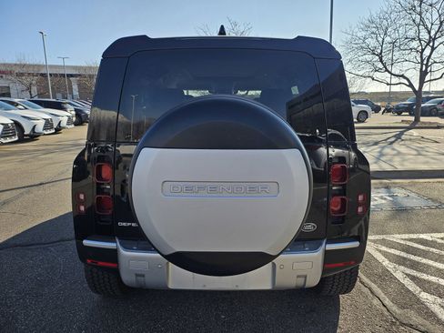 Used 2020 Land Rover Defender 110 SE image 7