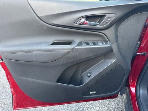 Used 2022 Chevrolet Equinox RS w/ RS Leather Package image 15