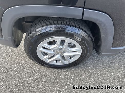 Used 2018 Jeep Compass Sport w/ Tech Group image 21