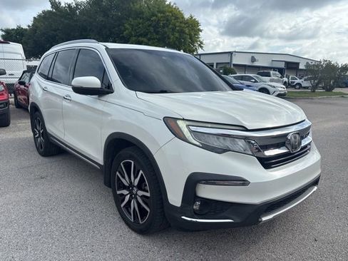 Used 2019 Honda Pilot Touring image 3