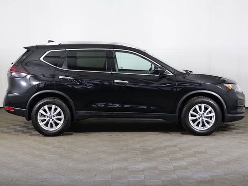 Used 2018 Nissan Rogue SV w/ Premium Package image 19
