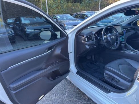 Used 2021 Toyota Camry XSE image 4