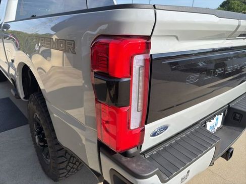 New 2026 Ford F250 Platinum w/ Tremor Off-Road Package AWD/4WD image 24