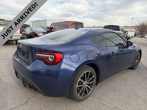 Used 2020 Toyota 86 image 5