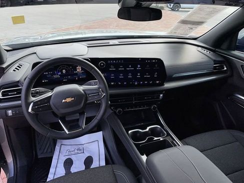 Used 2026 Chevrolet Traverse LT image 16