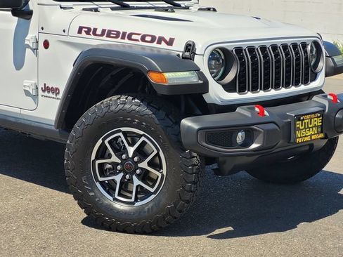 Used 2024 Jeep Wrangler Unlimited Rubicon AWD/4WD image 9