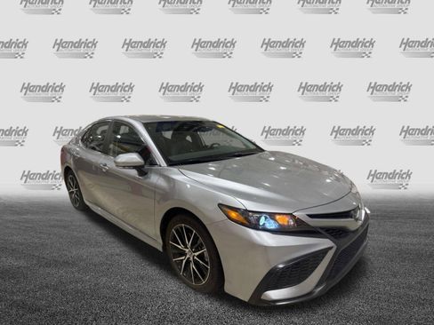 Used 2023 Toyota Camry SE FWD image 12