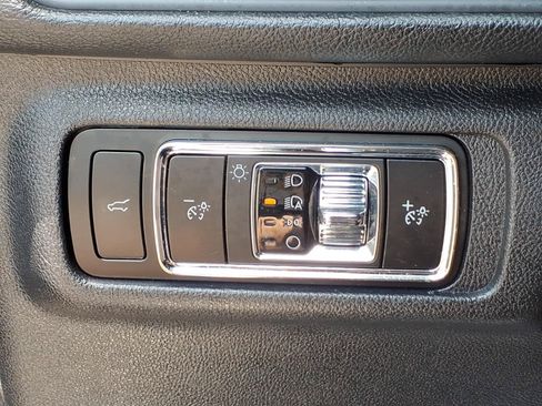 Certified 2025 Lincoln Corsair AWD w/ Equipment Group 101A image 23
