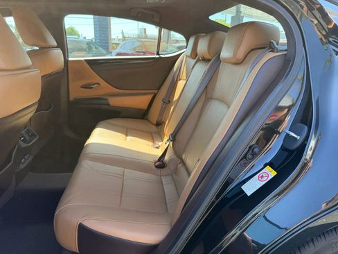 Used 2019 Lexus ES 350 w/ Accessory Package 2 FWD image 31
