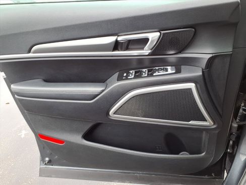 Used 2022 Kia Telluride LX image 16