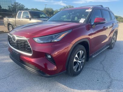 Used 2024 Toyota Highlander XLE