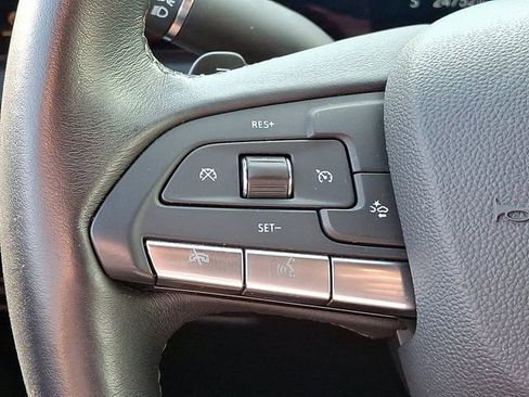 Certified 2025 Cadillac XT4 Premium Luxury image 24