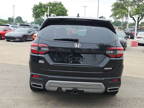 Used 2023 Honda Pilot Touring image 7