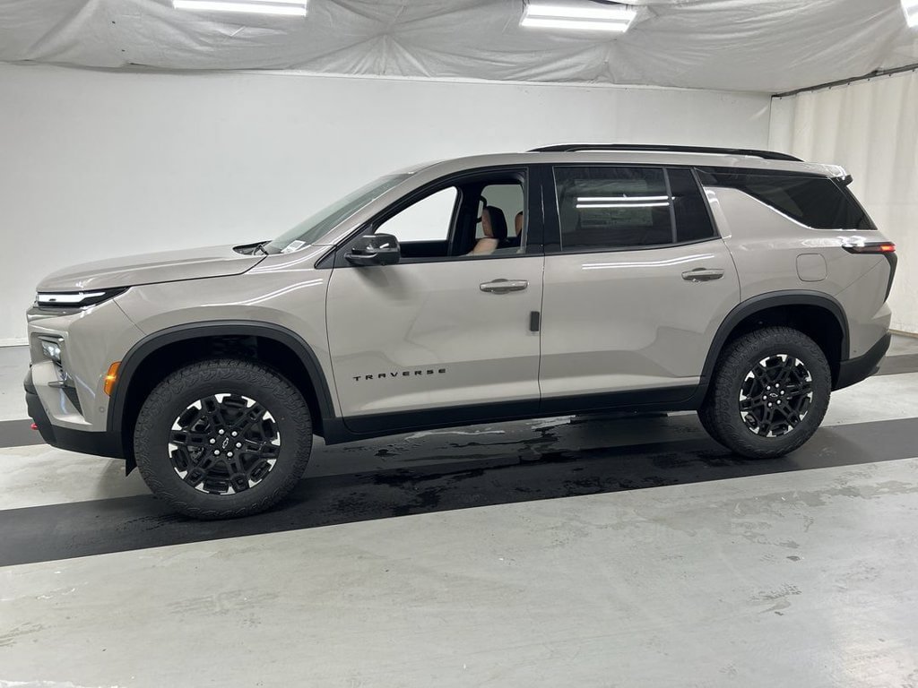 New 2027 Chevrolet Traverse Z71 w/ Enhanced Driving Package AWD/4WD image 5