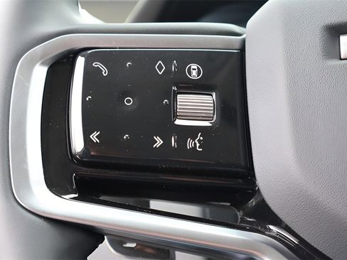 Used 2025 Land Rover Discovery Sport S image 20