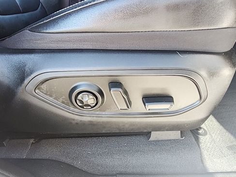 Used 2023 Jeep Grand Cherokee L Limited w/ Black Appearance Package image 24