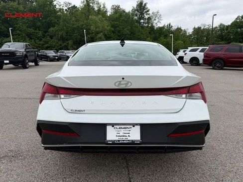 Used 2024 Hyundai Elantra SEL FWD image 6