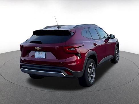 Used 2025 Chevrolet Trax LT image 11