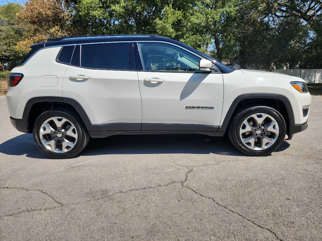 Used 2020 Jeep Compass Limited AWD/4WD image 10