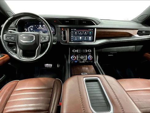 Used 2023 GMC Yukon XL Denali Ultimate AWD/4WD image 18