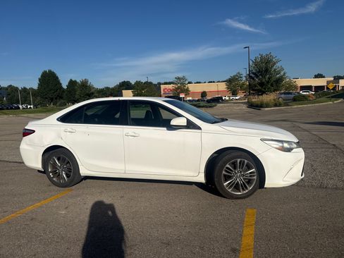 Used 2017 Toyota Camry SE FWD image 25