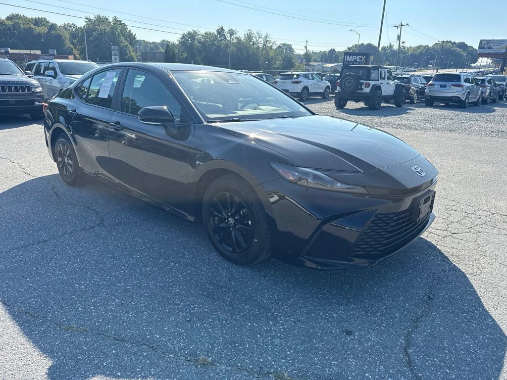 Used 2025 Toyota Camry LE FWD image 7