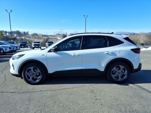 Used 2025 Ford Escape ST-Line w/ Equipment Group 301A FWD image 2