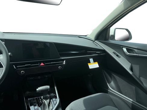 New 2026 Kia Niro LX FWD image 20